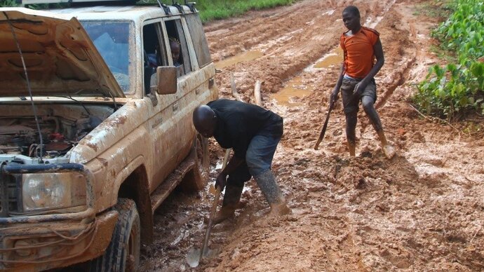 A failed attempt to move by car in Barrobo district in September. Courtesy LASER, LSHTM